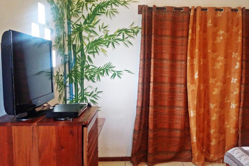 Bamboo Bungalows Resthouse Balabag  Zimmer foto